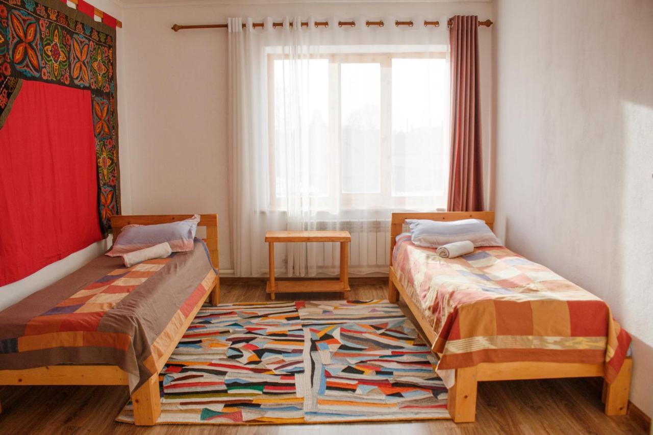 Guest House Altyn Oimok Bokonbayevo ภายนอก รูปภาพ
